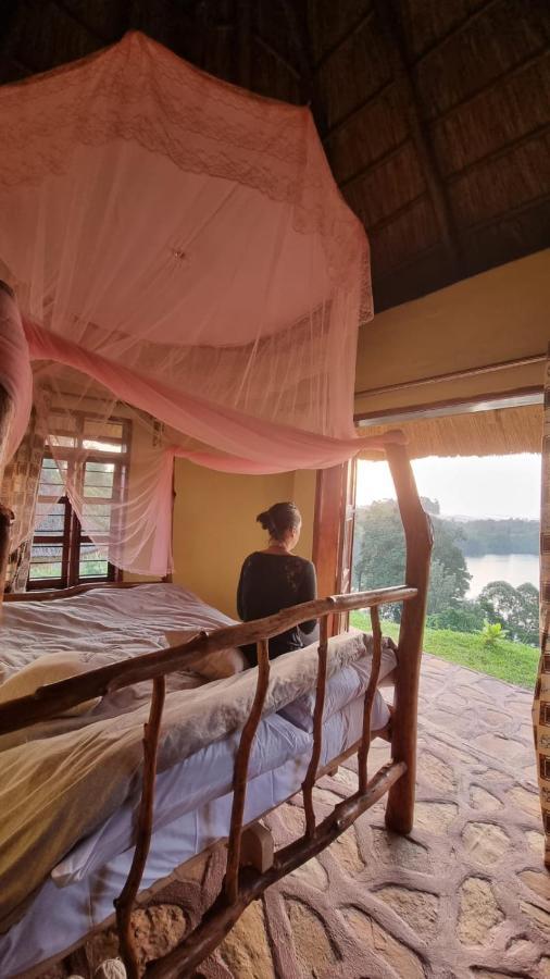 Lake Nyamirima Cottages Fort Portal Ngoại thất bức ảnh