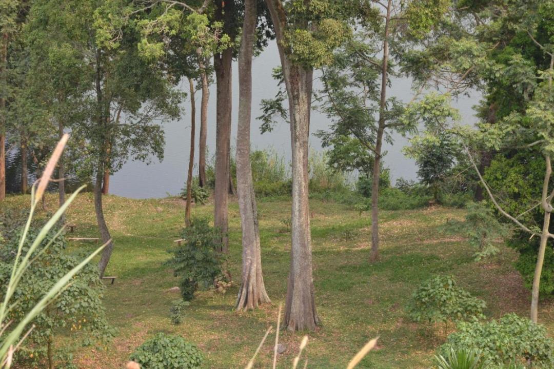 Lake Nyamirima Cottages Fort Portal Ngoại thất bức ảnh