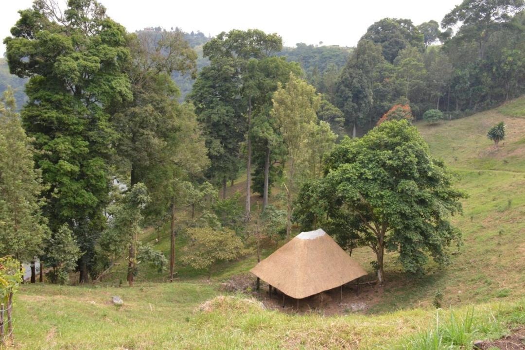 Lake Nyamirima Cottages Fort Portal Ngoại thất bức ảnh